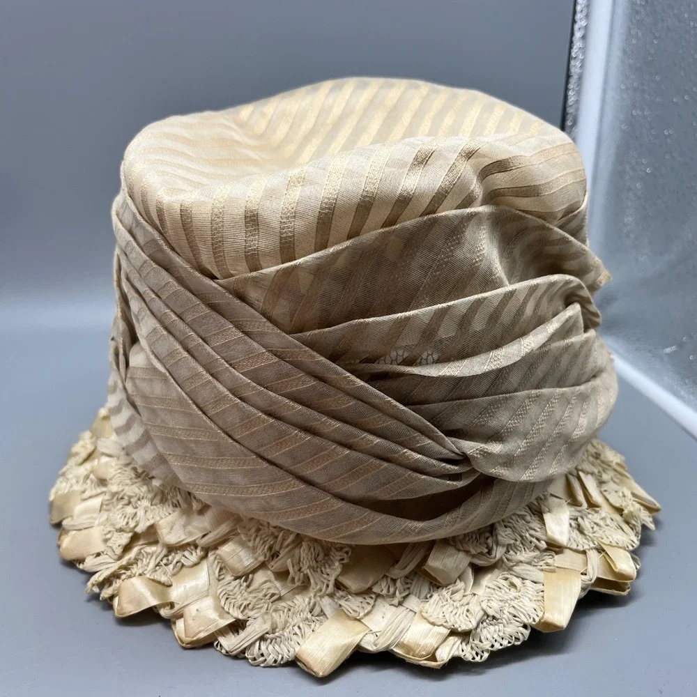 Vintage Cloche hat Cream Straw gathered‎ fabric velvet ribbon 21 inches